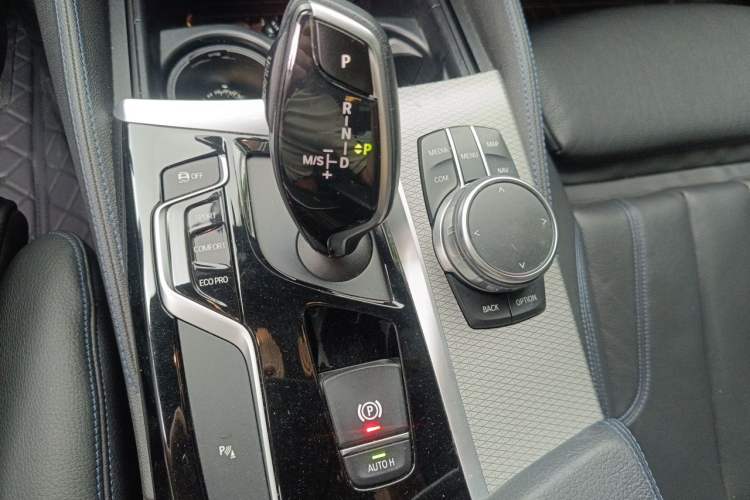 Used BMW 5 Series 2018 525i M Sport Package Gear Lever