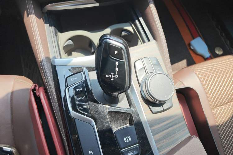 Used BMW 5 Series 2018 Facelifted 530Li xDrive Luxury Package Gear Lever