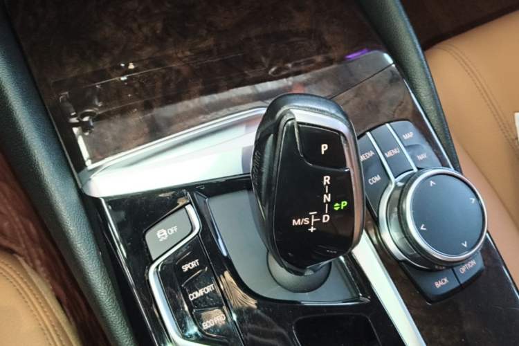 Used BMW 5 Series 2018 528Li Launch Special Edition Gear Lever