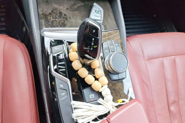 Used BMW 5 Series 2018 Restyled 530Li Luxury Edition M Sport Package Gear Lever