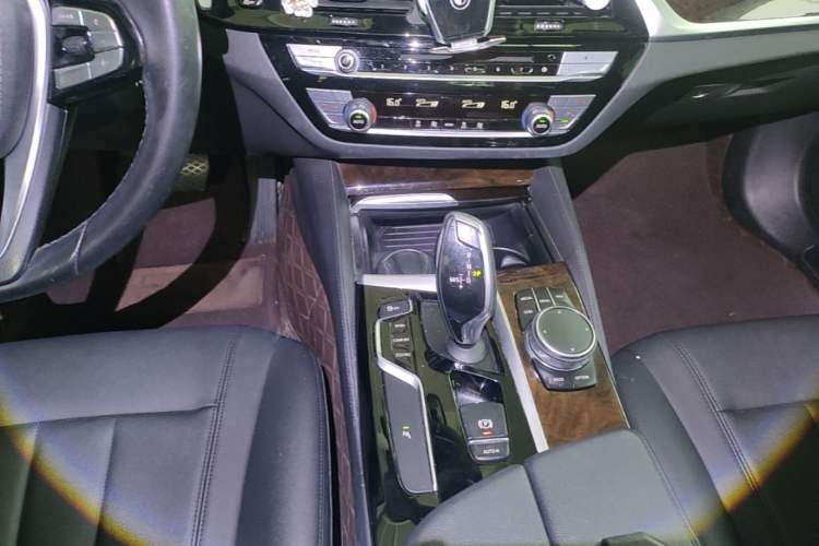 Used BMW 5 Series 2018 525Li Luxury Package Gear Lever