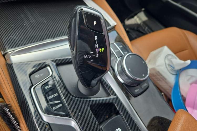 Used BMW 5 Series 2018 Restyled 530Li Leading Edition M Sport Package Gear Lever