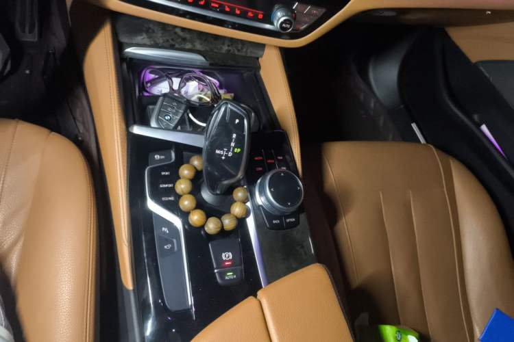 Used BMW 5 Series 2018 Restyled 530Li Luxury Edition M Sport Package Gear Lever