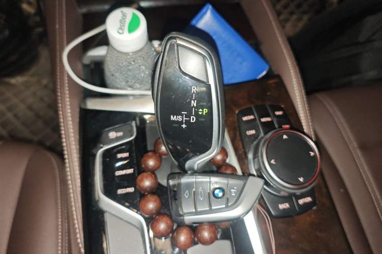 Used BMW 5 Series 2018 525Li Luxury Package Gear Lever