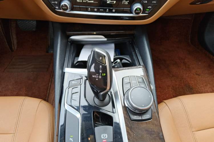 Used BMW 5 Series 2018 528Li Launch Special Edition Gear Lever