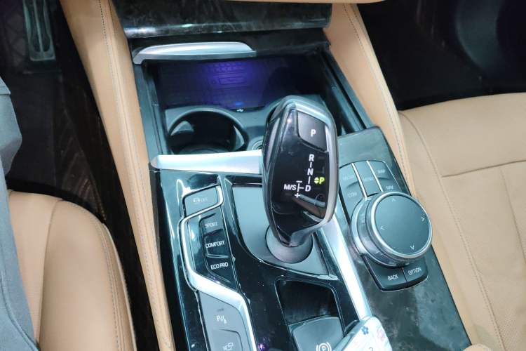 Used BMW 5 Series 2018 530Li Luxury Edition M Sport Package Gear Lever