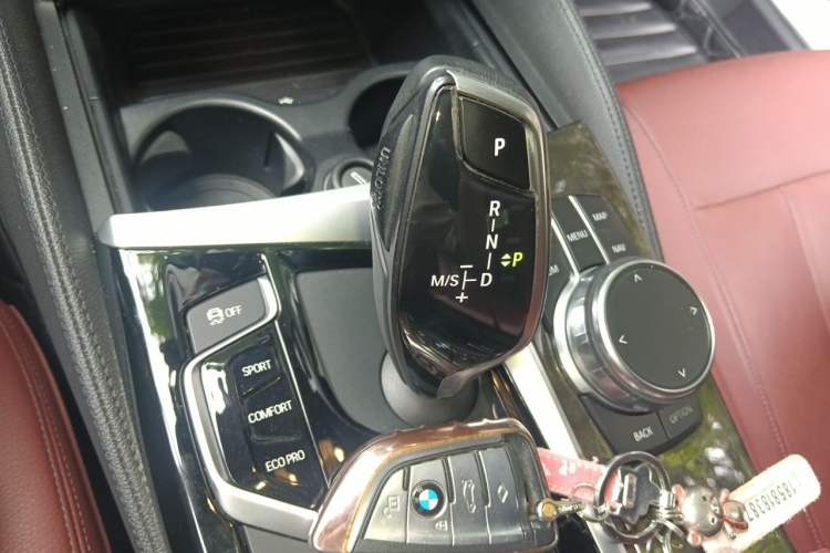Used BMW 5 Series 2018 Restyled 530Li Luxury Edition M Sport Package Gear Lever