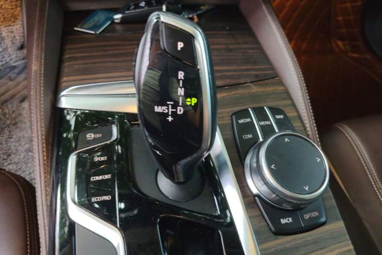 Used BMW 5 Series 2018 Revised Version 530Li Leading Edition Luxury Package Gear Lever