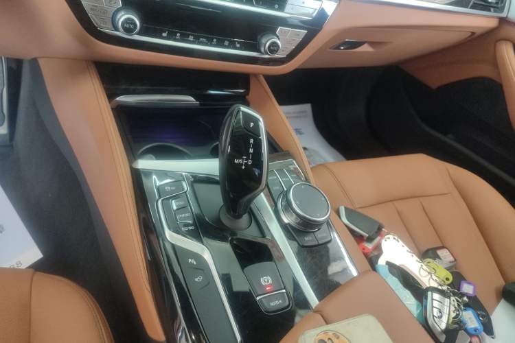 Used BMW 5 Series 2018 Restyled 530Li Leading Edition M Sport Package Gear Lever