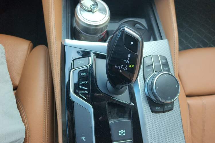Used BMW 5 Series 2018 525i M Sport Package Gear Lever