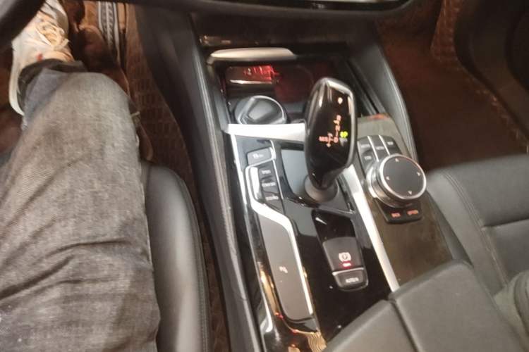 Used BMW 5 Series 2018 525Li M Sport Package Gear Lever
