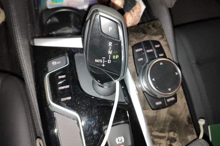 Used BMW 5 Series 2018 525Li M Sport Package Gear Lever