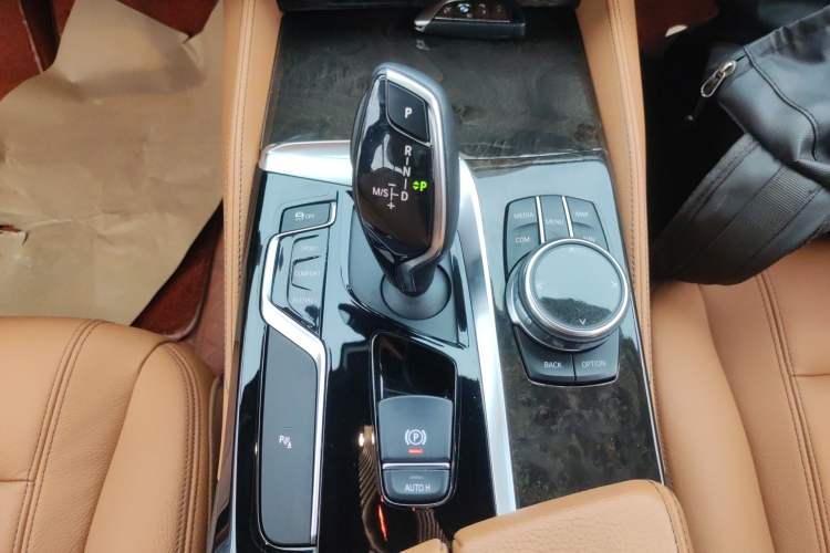Used BMW 5 Series 2018 Restyled 530Li Leading Edition M Sport Package Gear Lever