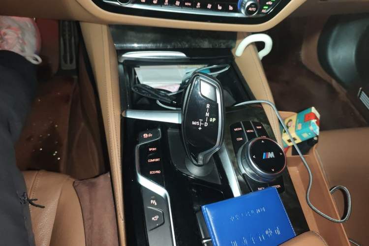 Used BMW 5 Series 2018 530Li Leading Model M Sport Package Gear Lever