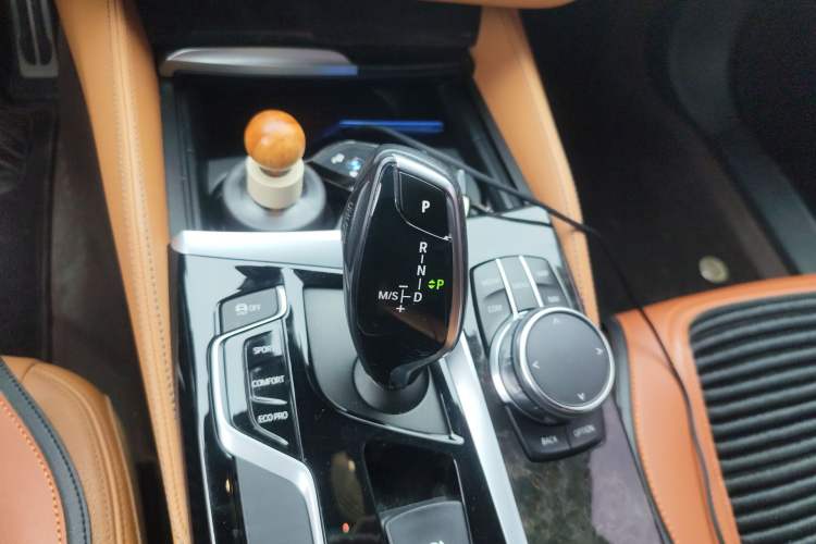 Used BMW 5 Series 2018 Restyled 530Li Leading Edition M Sport Package Gear Lever