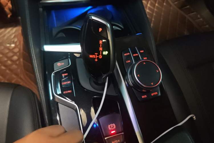 Used BMW 5 Series 2018 525Li Luxury Package Gear Lever