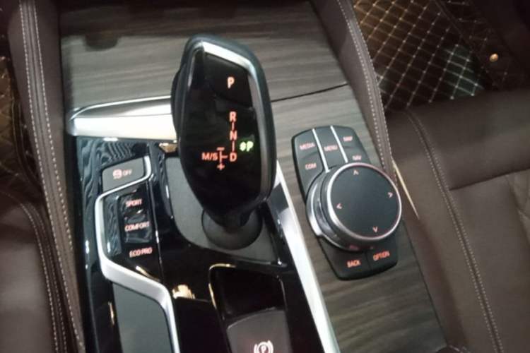 Used BMW 5 Series 2018 Revised Version 530Li Leading Edition Luxury Package Gear Lever