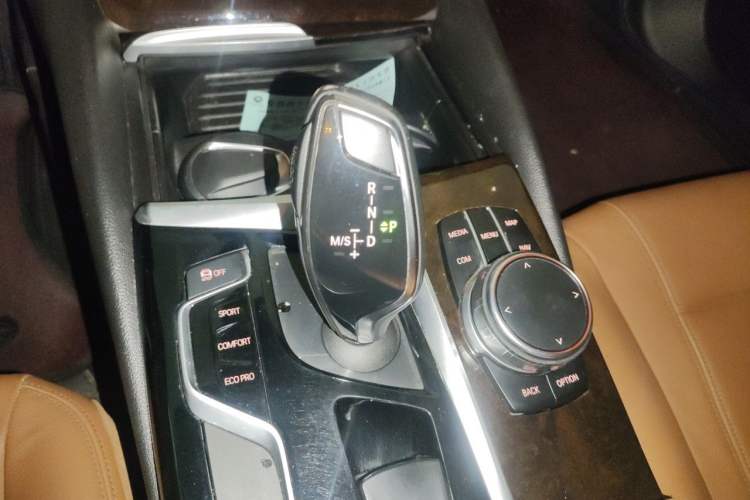 Used BMW 5 Series 2018 528Li Launch Special Edition Gear Lever