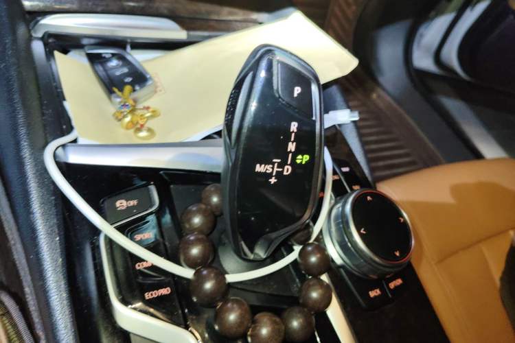 Used BMW 5 Series 2018 528Li Launch Special Edition Gear Lever