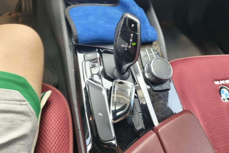 Used BMW 5 Series 2018 Restyled 530Li Leading Edition M Sport Package Gear Lever