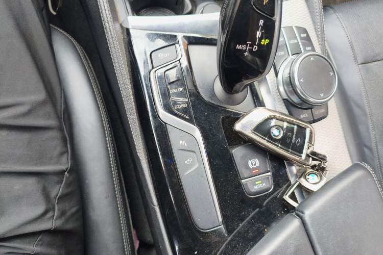Used BMW 5 Series 2018 Restyled 530Li Luxury Edition M Sport Package Gear Lever
