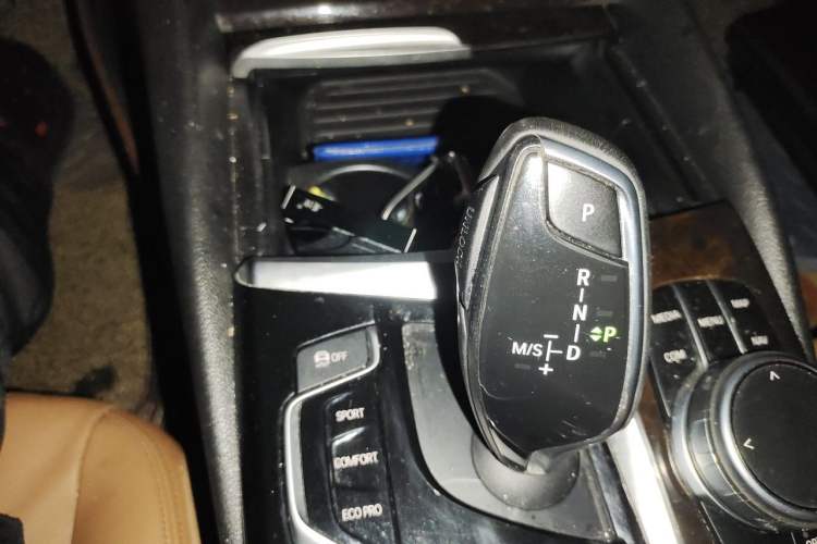 Used BMW 5 Series 2018 528Li Launch Special Edition Gear Lever