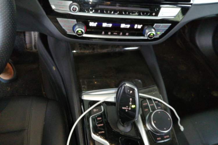 Used BMW 5 Series 2018 525Li M Sport Package Gear Lever