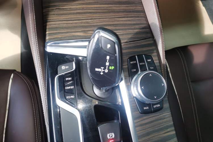 Used BMW 5 Series 2018 Revised Version 530Li Leading Edition Luxury Package Gear Lever