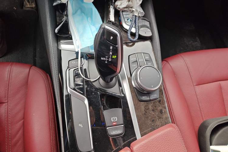 Used BMW 5 Series 2018 Restyled 530Li Leading Edition M Sport Package Gear Lever
