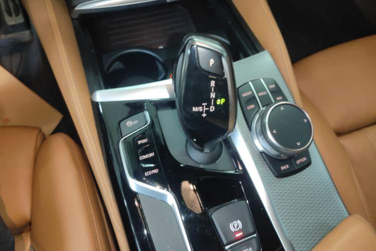Used BMW 5 Series 2018 525i M Sport Package Gear Lever