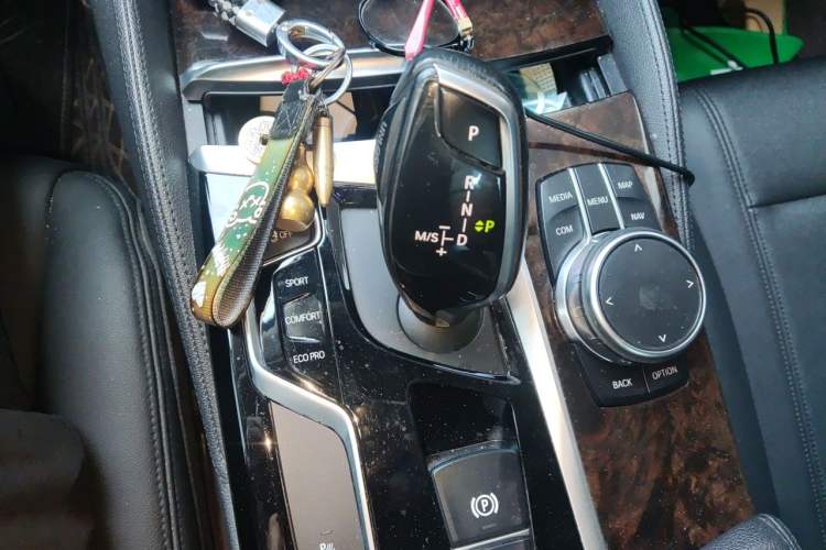 Used BMW 5 Series 2018 525Li Luxury Package Gear Lever
