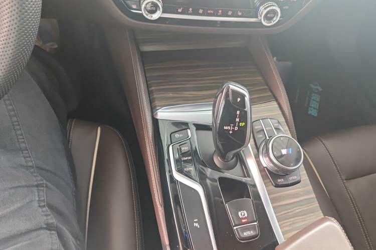 Used BMW 5 Series 2018 530Li Leading Edition Luxury Package Gear Lever