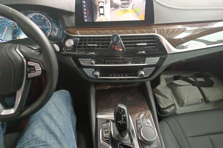 Used BMW 5 Series 2018 525Li Luxury Package Gear Lever