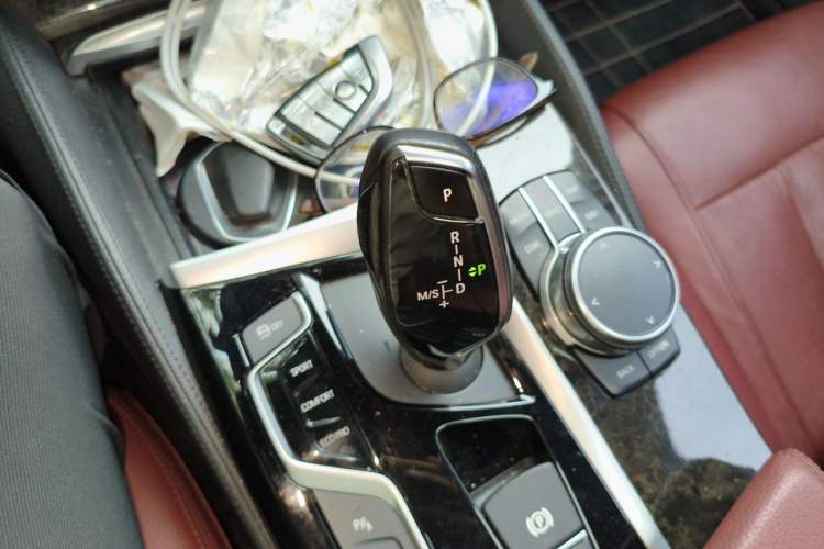 Used BMW 5 Series 2018 530Li Luxury Edition M Sport Package Gear Lever