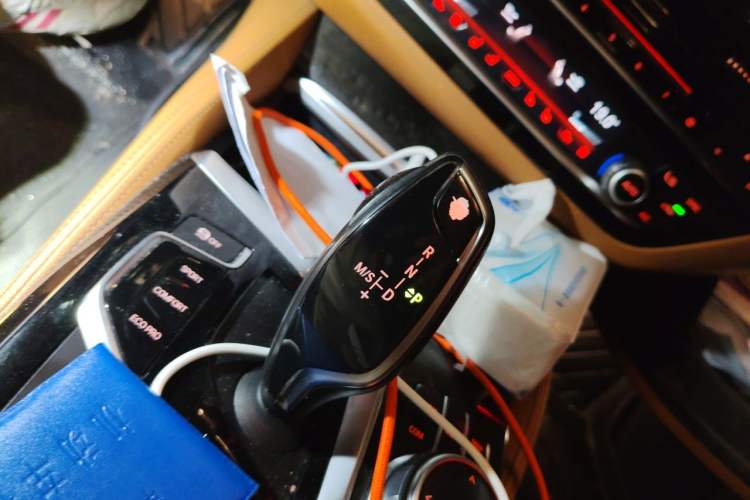 Used BMW 5 Series 2018 Restyled 530Li Luxury Edition M Sport Package Gear Lever