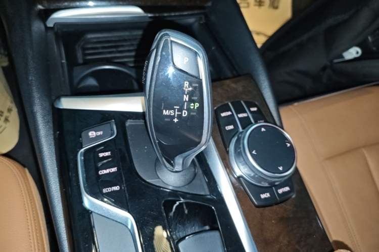 Used BMW 5 Series 2018 528Li Launch Special Edition Gear Lever