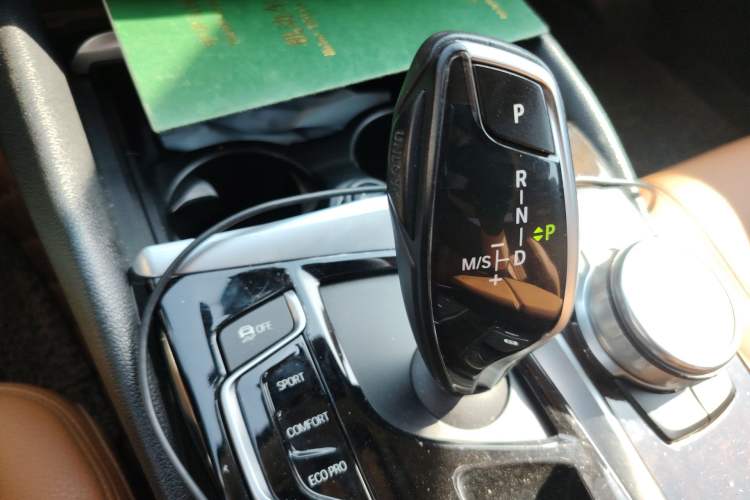 Used BMW 5 Series 2018 528Li Launch Special Edition Gear Lever