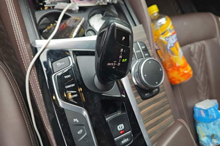 Used BMW 5 Series 2018 Facelifted 530Li Luxury Edition Premium Package Gear Lever