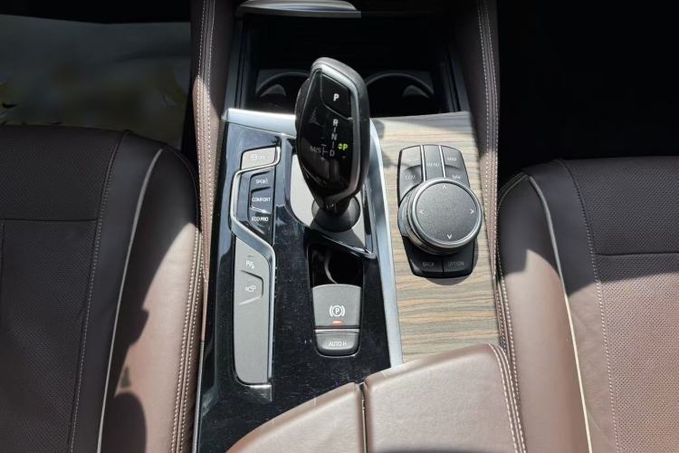 Used BMW 5 Series 2018 Facelifted 530Li Luxury Edition Premium Package Gear Lever
