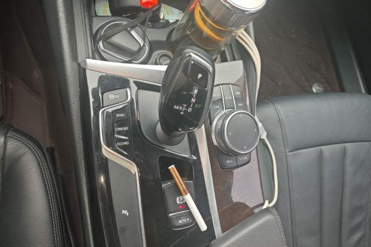 Used BMW 5 Series 2018 528Li Launch Special Edition Gear Lever