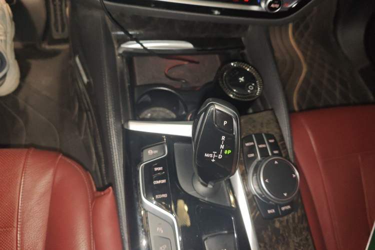 Used BMW 5 Series 2018 Restyled 530Li Luxury Edition M Sport Package Gear Lever