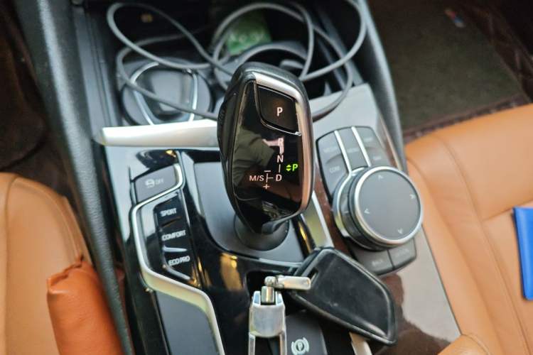 Used BMW 5 Series 2018 528Li Launch Special Edition Gear Lever