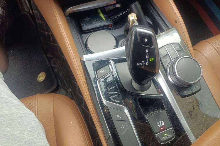 Used BMW 5 Series 2018 Restyled 530Li Luxury Edition M Sport Package Gear Lever