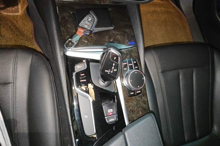 Used BMW 5 Series 2018 525Li M Sport Package Gear Lever