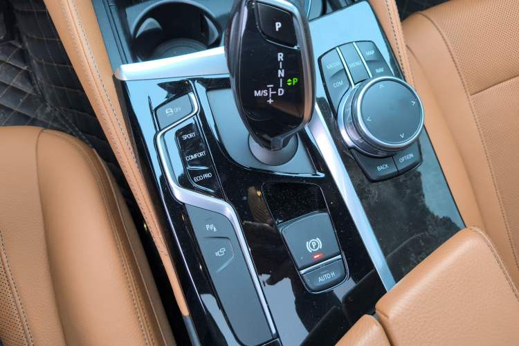 Used BMW 5 Series 2018 530Li Luxury Edition M Sport Package Gear Lever