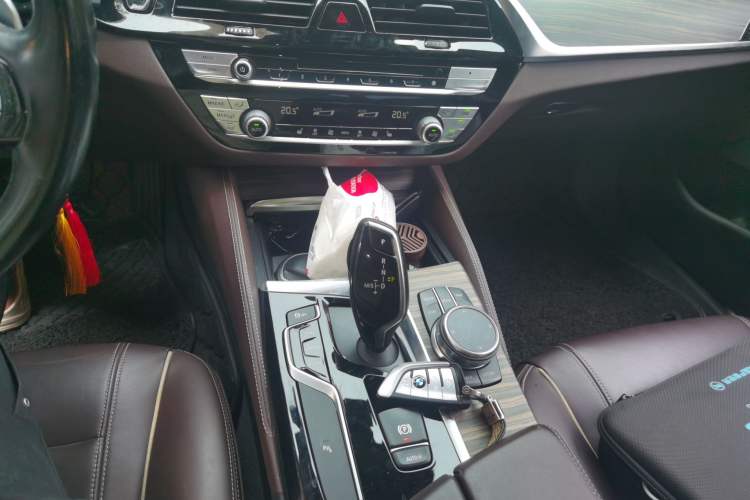 Used BMW 5 Series 2018 Revised Version 530Li Leading Edition Luxury Package Gear Lever