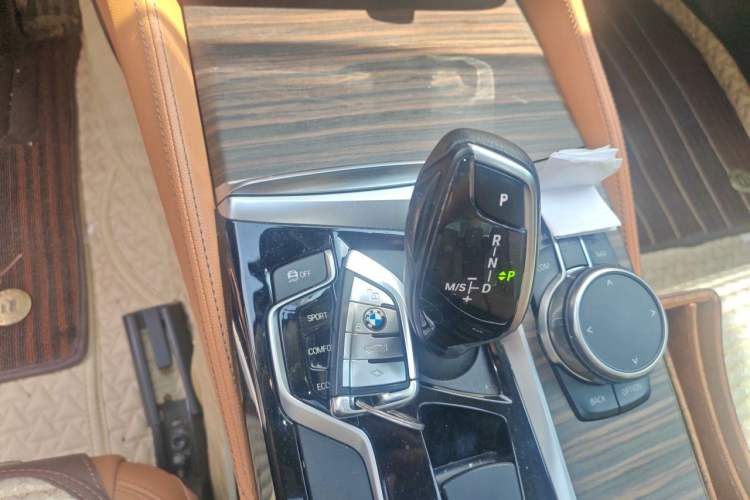 Used BMW 5 Series 2018 Facelifted 530Li xDrive Luxury Package Gear Lever