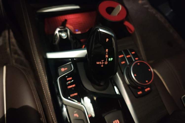 Used BMW 5 Series 2018 Facelifted 530Li Luxury Edition Premium Package Gear Lever