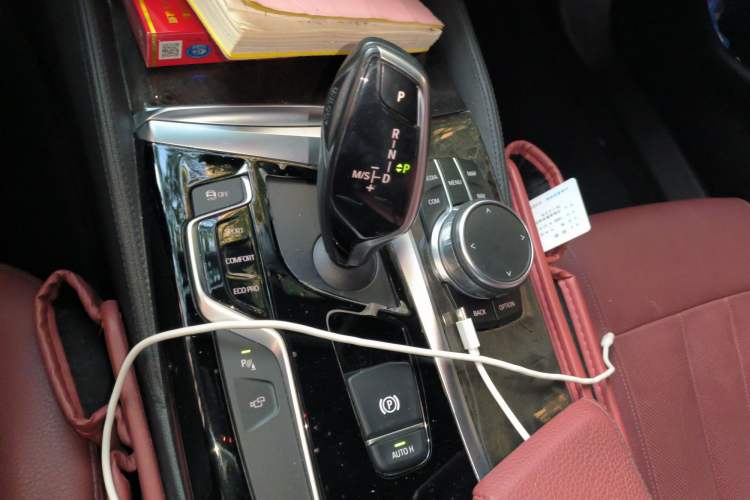 Used BMW 5 Series 2018 530Li Luxury Edition M Sport Package Gear Lever