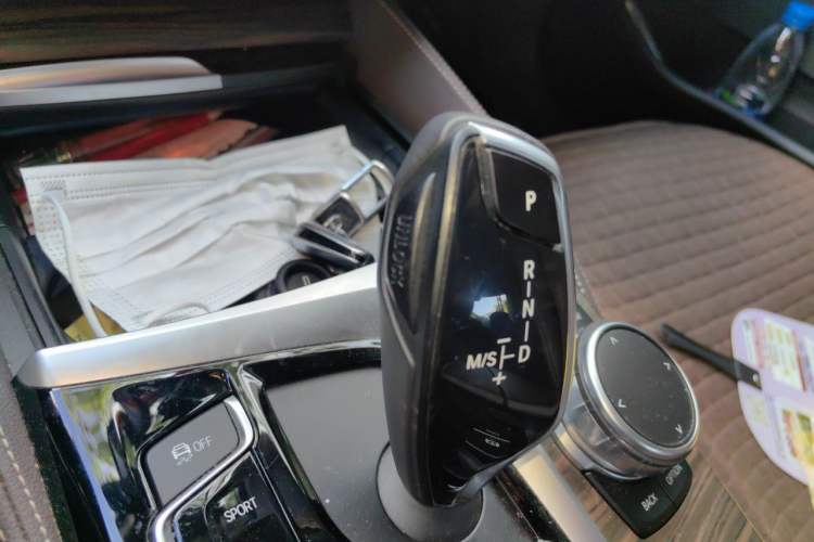 Used BMW 5 Series 2018 Revised Version 530Li Leading Edition Luxury Package Gear Lever
